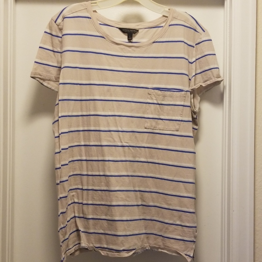 Last chance! Banana Republic tee